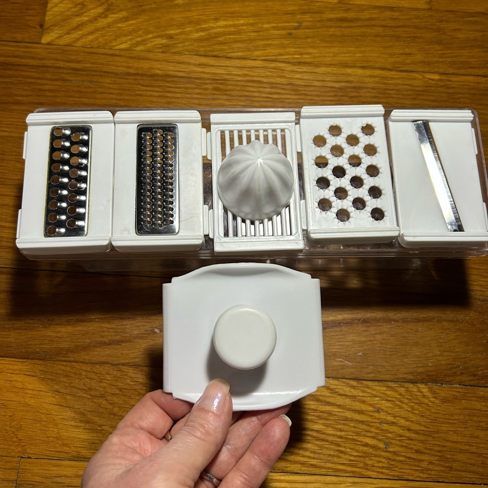 BOGO Vegetable Chopper with Container - Picture 7 of 8